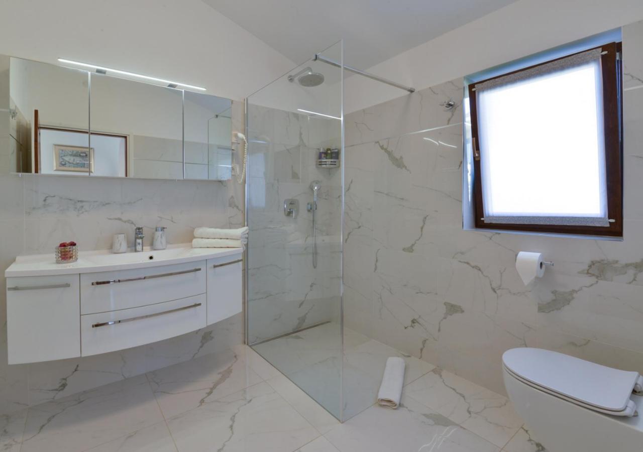 אומאג Apartments Villa Rosi מראה חיצוני תמונה
